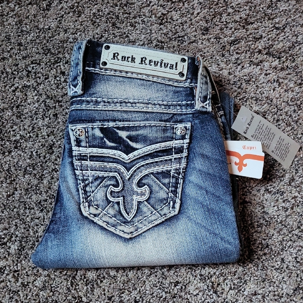NWT Rock Revival 24 Capri